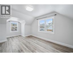 56 COLUMBIA Street W - 16