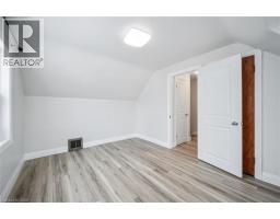 56 COLUMBIA Street W - 17