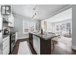 11 HEINS Avenue - 15