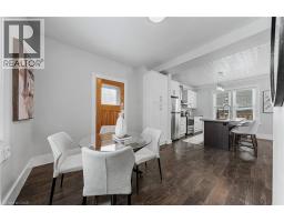 11 HEINS Avenue - 19