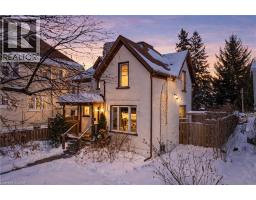 11 HEINS Avenue - 9