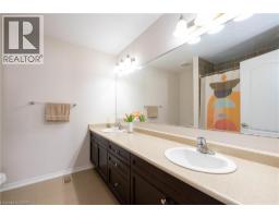 335 FALLING GREEN Crescent - 31