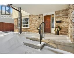 384 DUNVEGAN Drive - 3