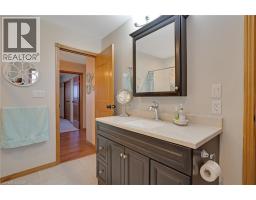 35 SOUTHVIEW Crescent - 30