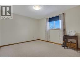 35 SOUTHVIEW Crescent - 33