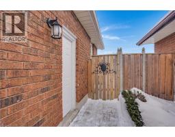 35 SOUTHVIEW Crescent - 37