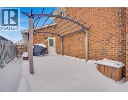 35 SOUTHVIEW Crescent - 40