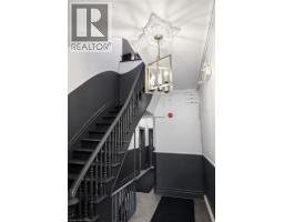 46 COLLEGE Street - 12