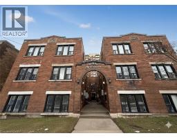 46 COLLEGE Street - 2