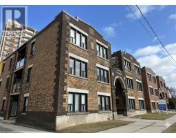 46 COLLEGE Street - 3