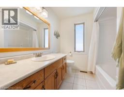 174 SCOTT Avenue - 12