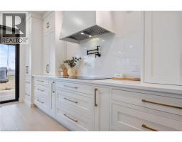 12 MACNEIL Court - 17