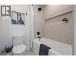 12 MACNEIL Court - 27