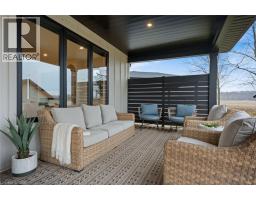 12 MACNEIL Court - 40