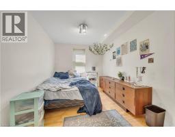 24 COLUMBIA Street W - 16