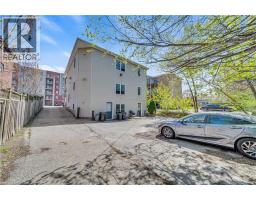 24 COLUMBIA Street W - 3