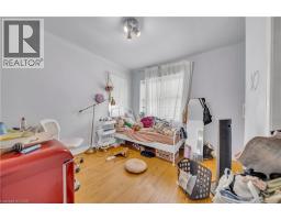 24 COLUMBIA Street W - 33