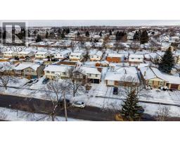 402 HERITAGE Drive - 35