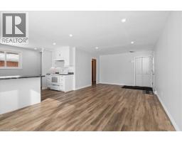 135 ROWLAND Street - 10