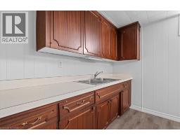 135 ROWLAND Street - 27