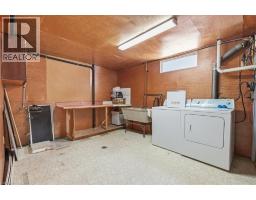 135 ROWLAND Street - 33