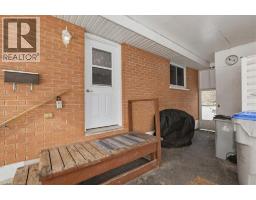 135 ROWLAND Street - 6