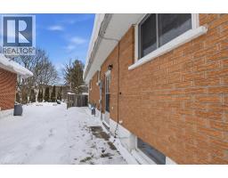 135 ROWLAND Street - 7