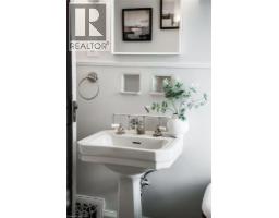 126 PANDORA Avenue N - 30