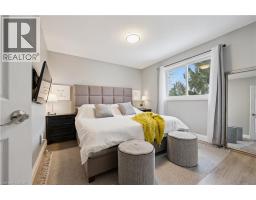 31 MIDDLEMISS Crescent - 14