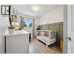 31 MIDDLEMISS Crescent - 15