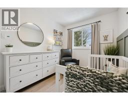 31 MIDDLEMISS Crescent - 16