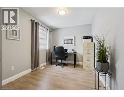 31 MIDDLEMISS Crescent - 17