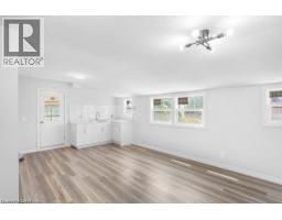 87 TALBOT Street S - 21