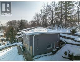 22 DUNDONALD Road - 37