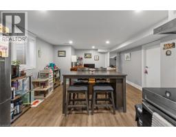 50 GROVE Crescent - 19