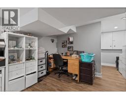 50 GROVE Crescent - 20