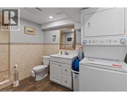 50 GROVE Crescent - 21