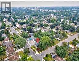 50 GROVE Crescent - 26