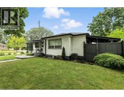 50 GROVE Crescent - 3