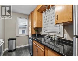 50 GROVE Crescent - 9