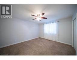 11 FALLS Crescent - 11