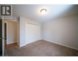 11 FALLS Crescent - 14