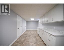 11 FALLS Crescent - 15