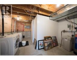 11 FALLS Crescent - 18