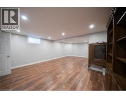 11 FALLS Crescent - 19