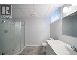 11 FALLS Crescent - 21