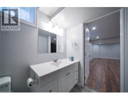 11 FALLS Crescent - 22