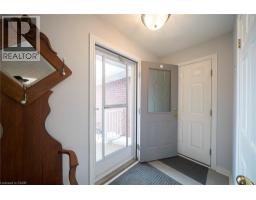 11 FALLS Crescent - 23