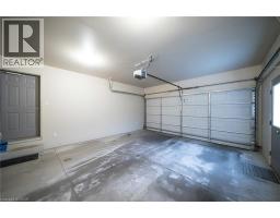 11 FALLS Crescent - 25