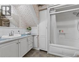 149 ARGYLE Street N - 24